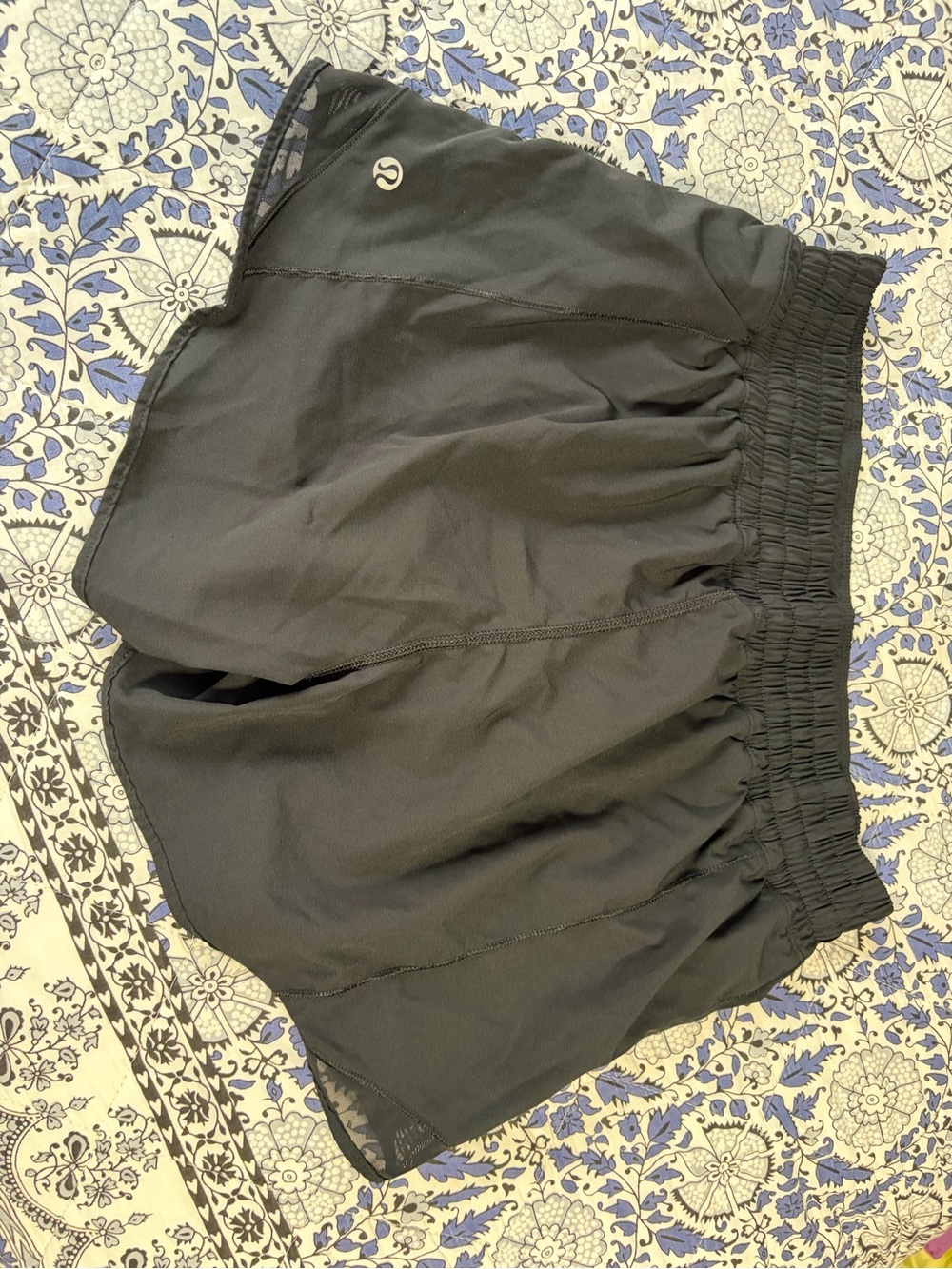 Lululemon size 10 like new Black Athletic Running Shorts - Picture 6 of 7